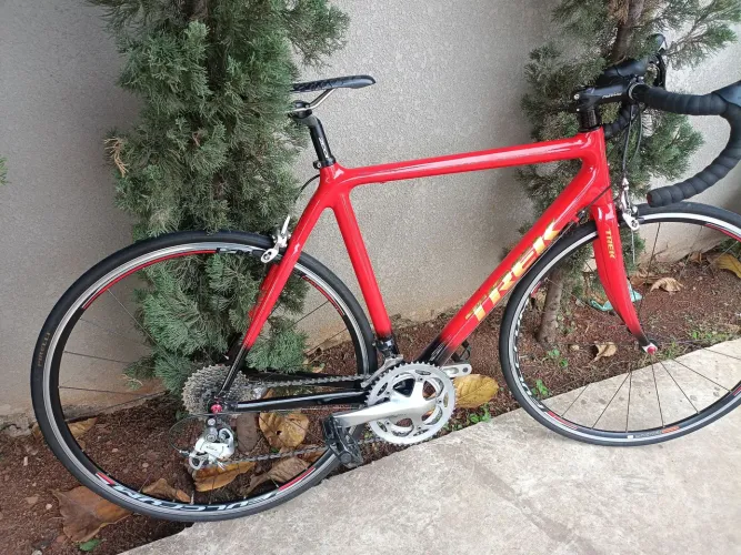 Bike speed em fibra de carbono trek