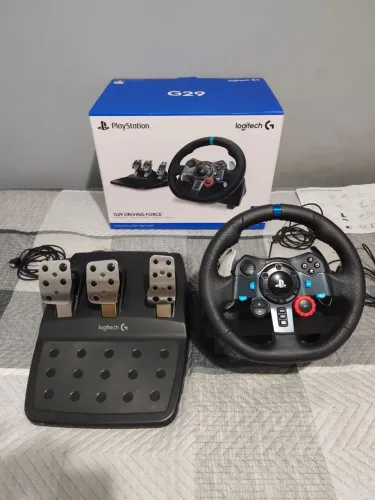 Logitech G29(Volante + Pedais)