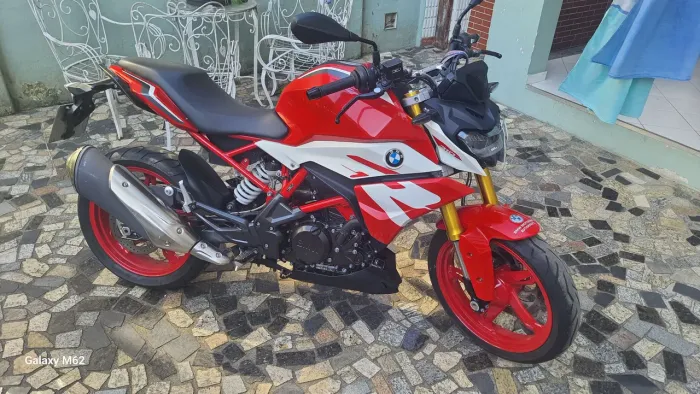 BMW 310R só 3847Km nova na gar.fab.