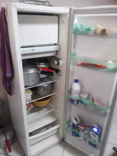 Geladeira Cônsul 2.8l semi-nova