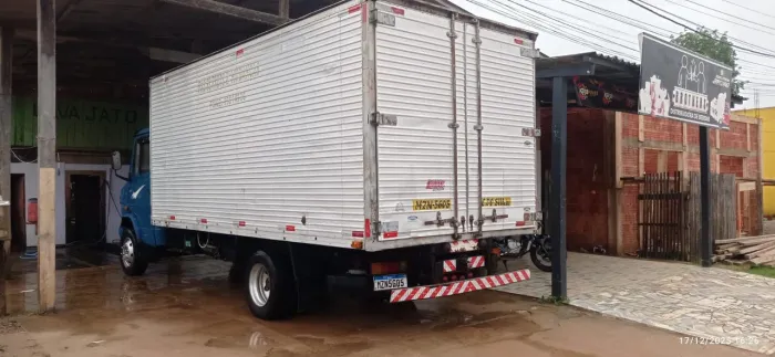 Vendo esse caminhão