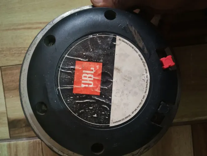 Vendo essas cornetas 405 tem duas