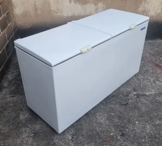 Freezer Metalfrio grande semi novo