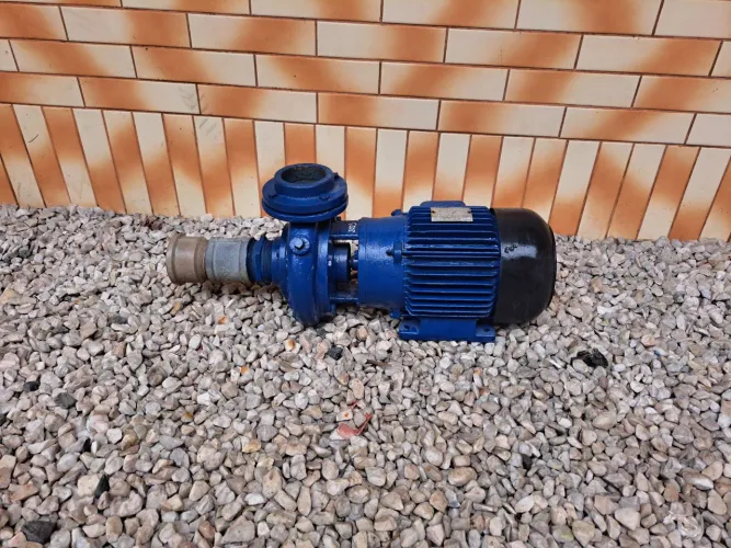 Treis bombas irrigação 