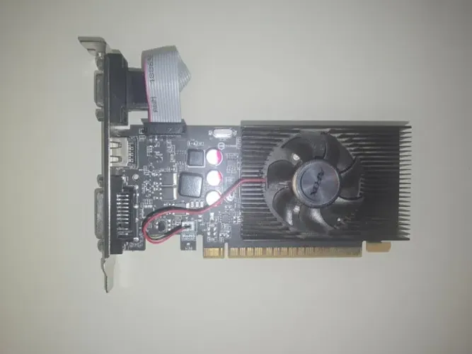 Placa de Video - GeForce GT420 4GB AFOX