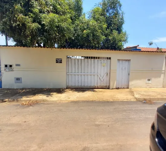 Casa com kitnet na 305 norte