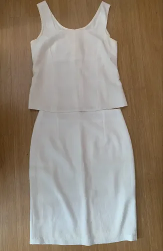 Hoje só 55,00 cada peça. Saia e blusa seda. Entre outras peças.