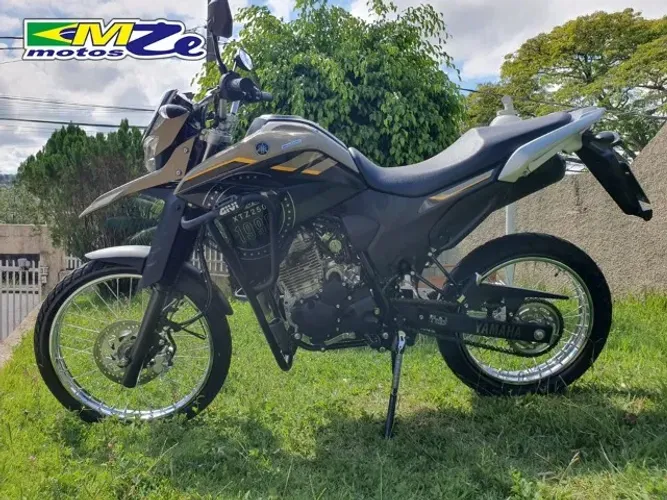 YAMAHA XTZ 250 LANDER 2024 BEGE COM 2.000 KM