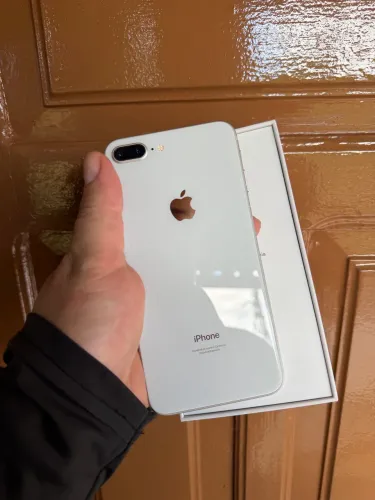 iPhone 8 Plus prata