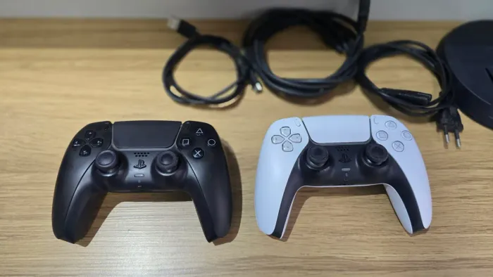 PS5 Com Leitor de Disco Completo <br>2 Controles sem drift