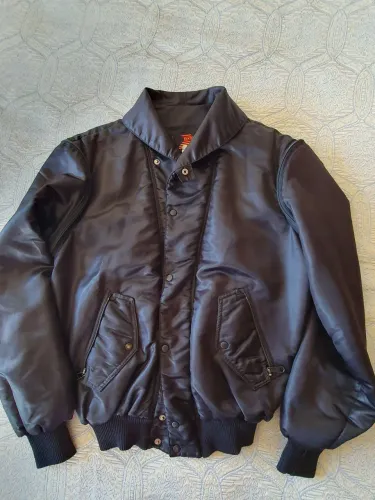 Jaqueta masculina na cor preta