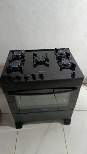 fogão atlas mesa de vidro, funciona às 5 bocas e o forno 