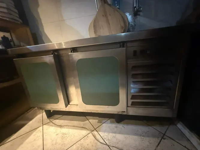 Refrigerador Horizontal todo em inox com pia