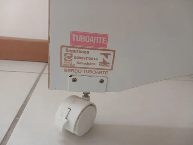 Berço Tuboarte com colchão 