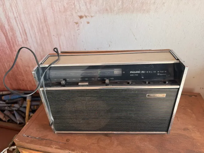 Rádio transglobe Philco antigo