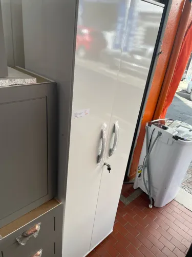Armário Multiuso 2 Portas Com Chave Branco/Off White