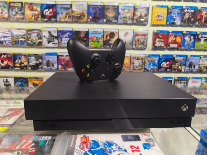 Xbox one X 1Tb 4K com caixa todos os itens de fábrica