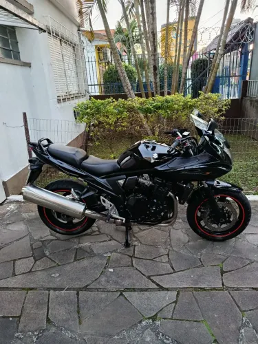 Suzuki bandit 650s linda aceito trocas