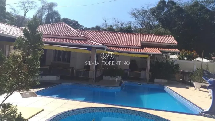 Chácara à venda em Taubaté-SP, bairro Piracangaguá: 2 quartos, 1 suíte, 1 sala, 253,00 m²