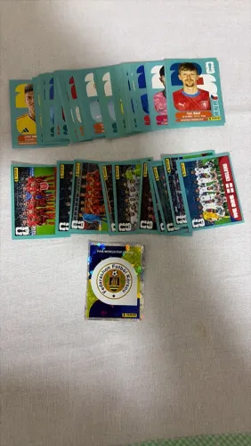 Kit 100 figurinhas da copa sem repetições