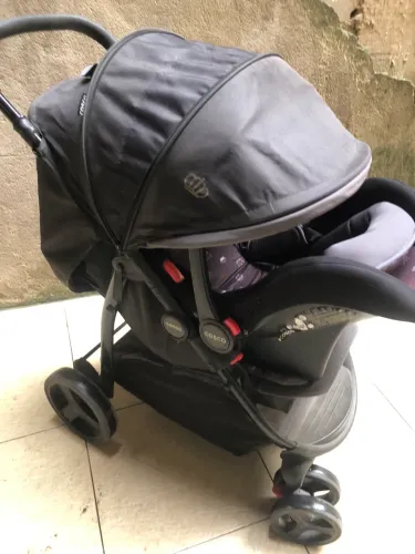 VENDO CARRINHO E BEBÊ CONFORTO
