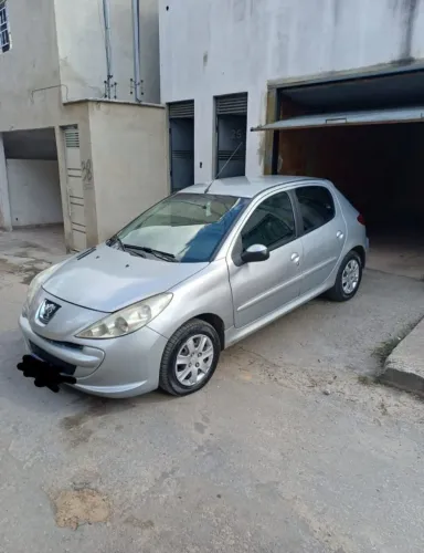 Peugeot 207 Active 1.4 Flex 8V 5P 2014