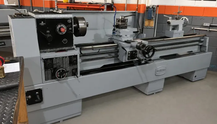 Torno Nardini de 2,20 Metros 