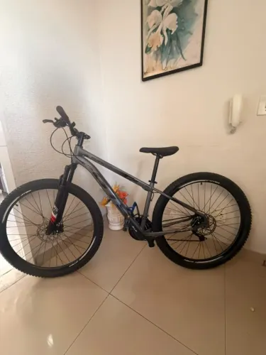 Vendo Bicicleta Aro 29 quadro 17 (GTS)