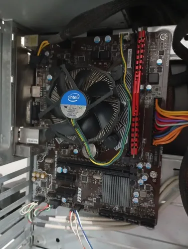 ? KIT PC GAMER - PENTIUM G4560 + PLACA-MÃE + RAM