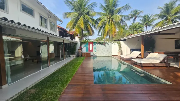 Barra da Tijuca | Casa de Condomínio 6 quartos, sendo 3 suites