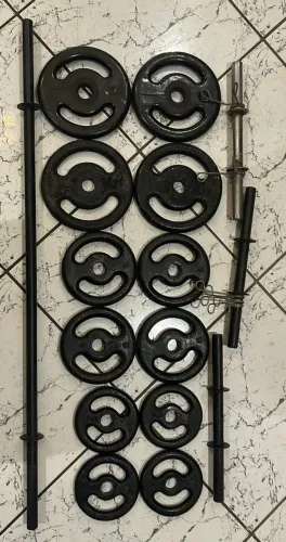 Kit musculação 40kg de anilhas + 4 barras + presilhas
