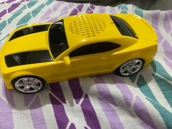 Caixa de Som Bluetooth em Formato de Carro - R$ 150,00