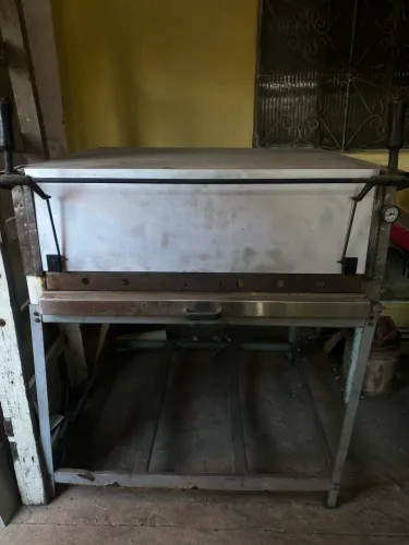 Forno Industrial a Gás com Pedra Refratária e Termômetro (Com Cavalete)