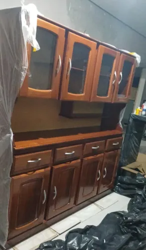 Vende se armário de madeira de lei e uma cama