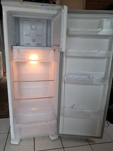 Geladeira frost free seminova