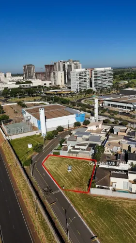 Eco Village - Terreno de 711m² no Condomínio Residencial Eco Village I