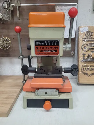 Maquina pantografica para chaveiros