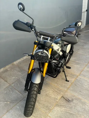 Excelente oportunidade! Scrambler 400x com preço de bros