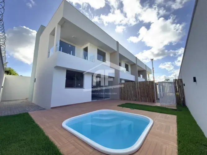 Condomínio no Antares com casas duplex de 3 quartos (01 suíte) e piscina