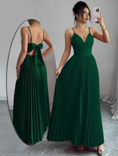 Vestido Longo Plissado Elegante