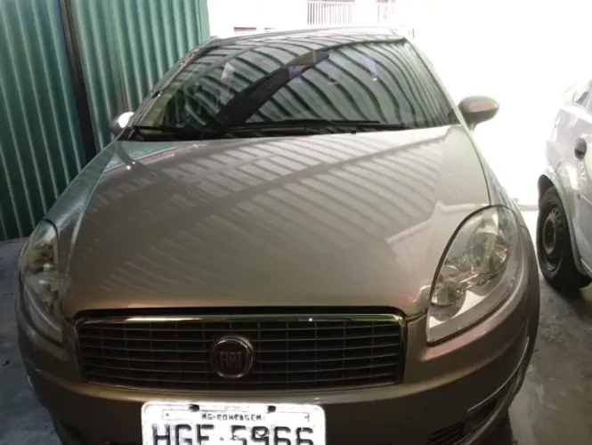 Fiat Linea Essence Dualogic 1.8 Flex 16V 4P 2012