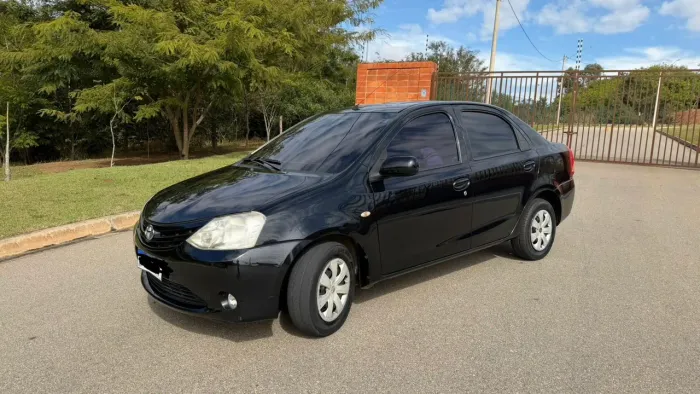Toyota Etios XS Sedan 1.5 Flex 16V 4P Mec. 2013