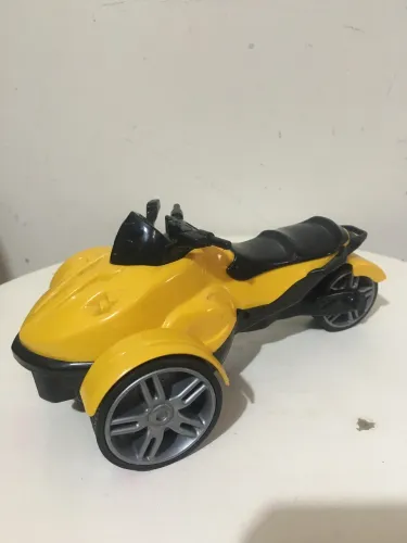 Triciclo a fricção de brinquedo 