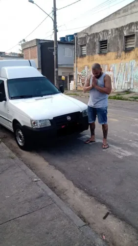 Faço fretes e carreto s