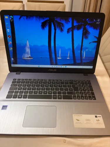 Laptop Asus Vivobook 17 ssd 128