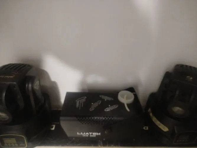 Vendo 4 Minie Movie / 2 par leds / uma máquina de fumaça 