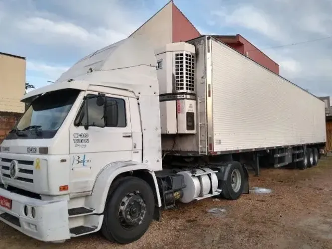 VW 18.310 titan 2004 opcioal carreta frigorifica