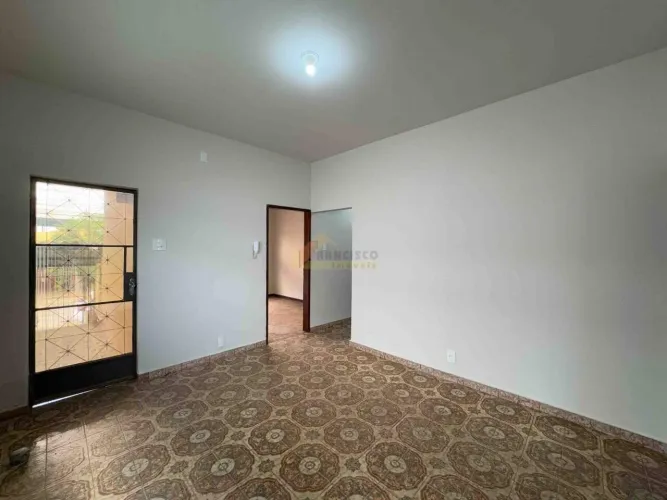 Casa para aluguel, 3 quartos, 1 suíte, 2 vagas, Planalto - Divinópolis/MG