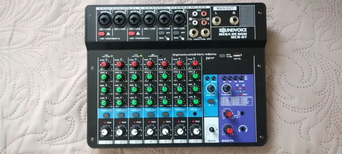 Mesa de som Digital soundvoice de 8 canais