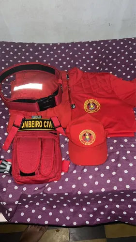 Fardamento bombeiro civil, marca Cabo de guerra usado duas vezes R$450